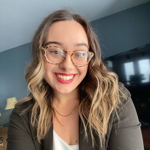 Meet your Posher, Janique